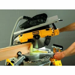 DeWALT D27113 Scie à Onglets Et à Table Supérieure Ø305mm 1600W XPS Système -Scie électrique stationnaire Soldes 28555300 4