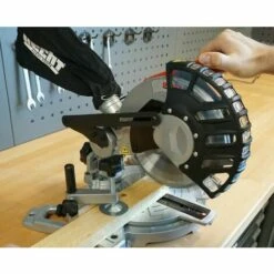 Hecht 813 Scie à Onglet 1400 W Scie Circulaire Avec Laser 5000tr/min 7,3kg 11 Hecht 813 Scie à Onglet 1400 W Scie Circulaire Avec Laser 5000tr/min 7,3kg -Scie électrique stationnaire Soldes 53347058 5