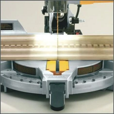 DEWALT Scie à Onglets Radiale Ø 216 Mm DWS 777 4 DEWALT Scie à Onglets Radiale Ø 216 Mm DWS 777 – Image 2